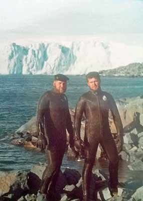 the two Seabee divers